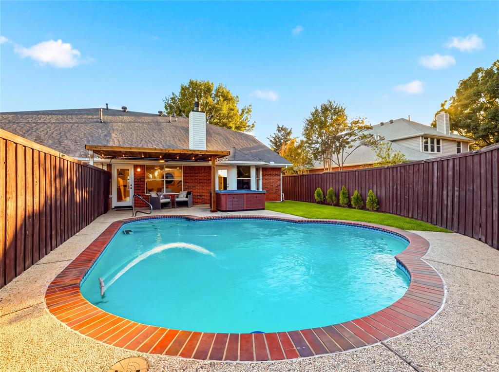 723 Hollow Ridge Drive, Allen, TX 75002
