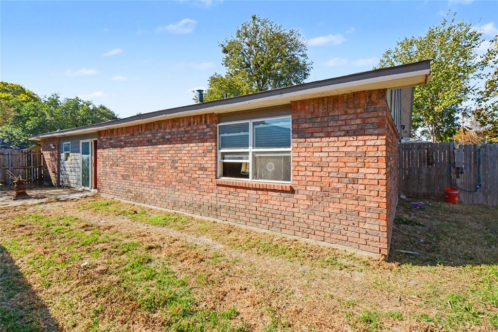 8713 Willowbrook Drive, Rowlett, TX 75088