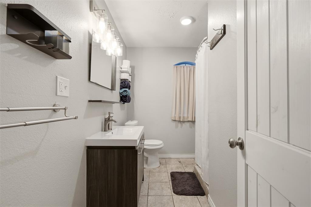 2551 Grafton Avenue, Dallas, TX 75211