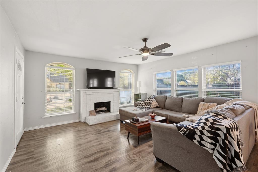 2551 Grafton Avenue, Dallas, TX 75211