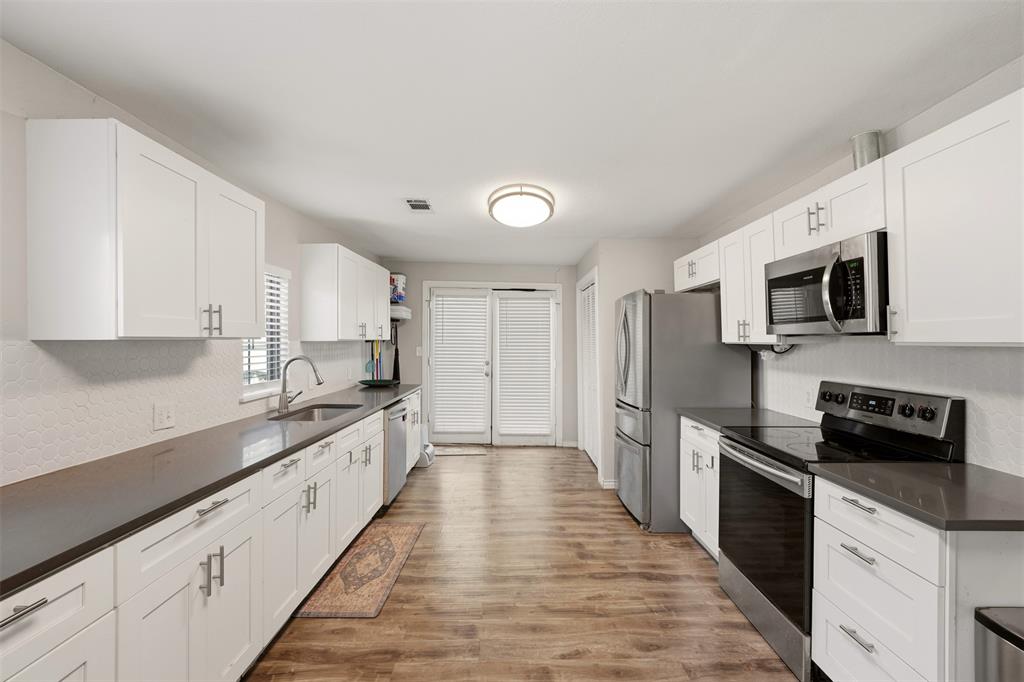 2551 Grafton Avenue, Dallas, TX 75211