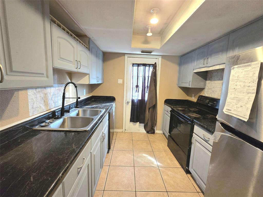 99 W Mountain Creek Drive, Grand Prairie, TX 75052