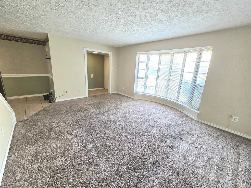 99 W Mountain Creek Drive, Grand Prairie, TX 75052