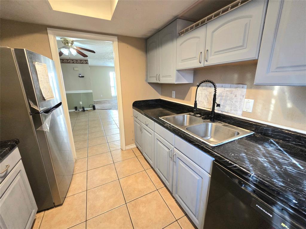 99 W Mountain Creek Drive, Grand Prairie, TX 75052