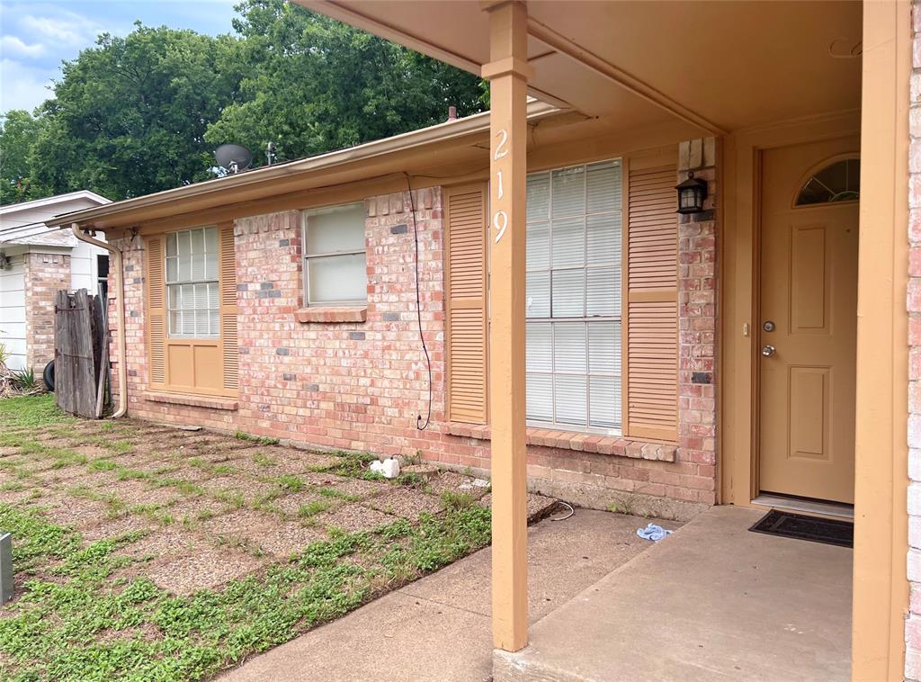 219 Rockaway Drive, Duncanville, TX 75116