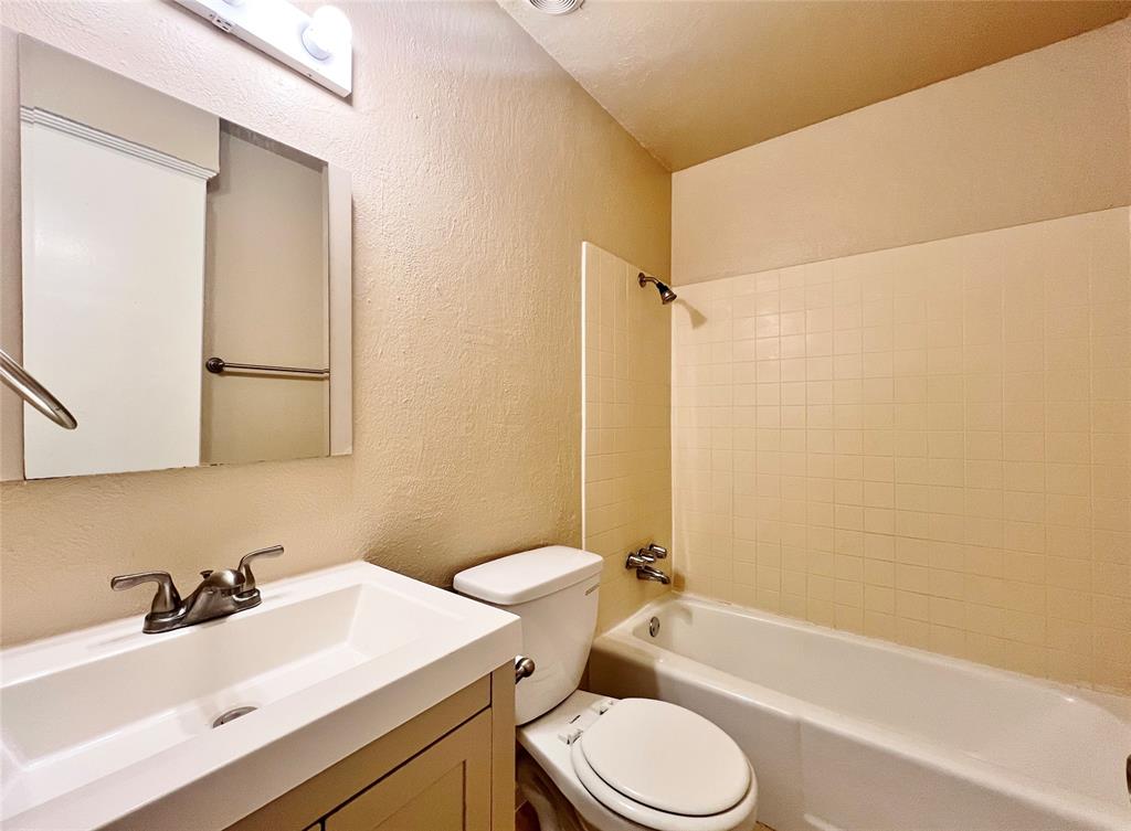 219 Rockaway Drive, Duncanville, TX 75116