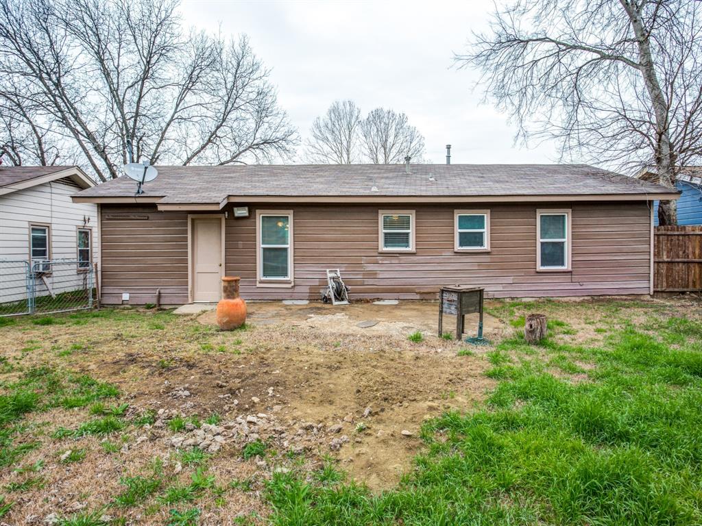 533 NW Lorna Street, Burleson, TX 76028