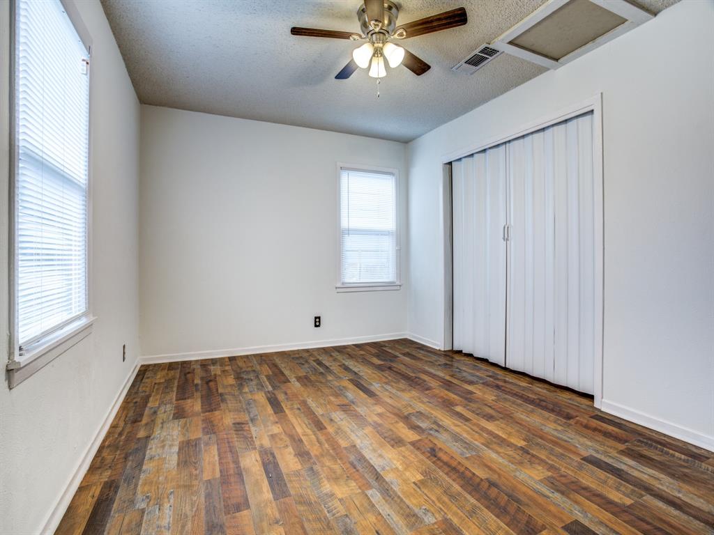 533 NW Lorna Street, Burleson, TX 76028
