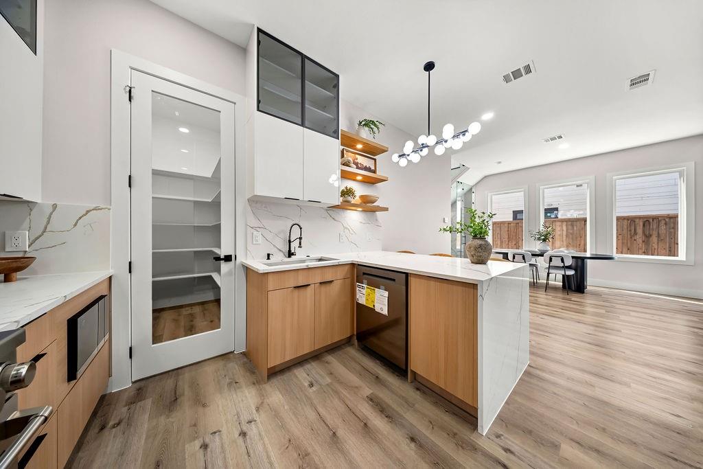 1921 Morris Street, Dallas, TX 75212