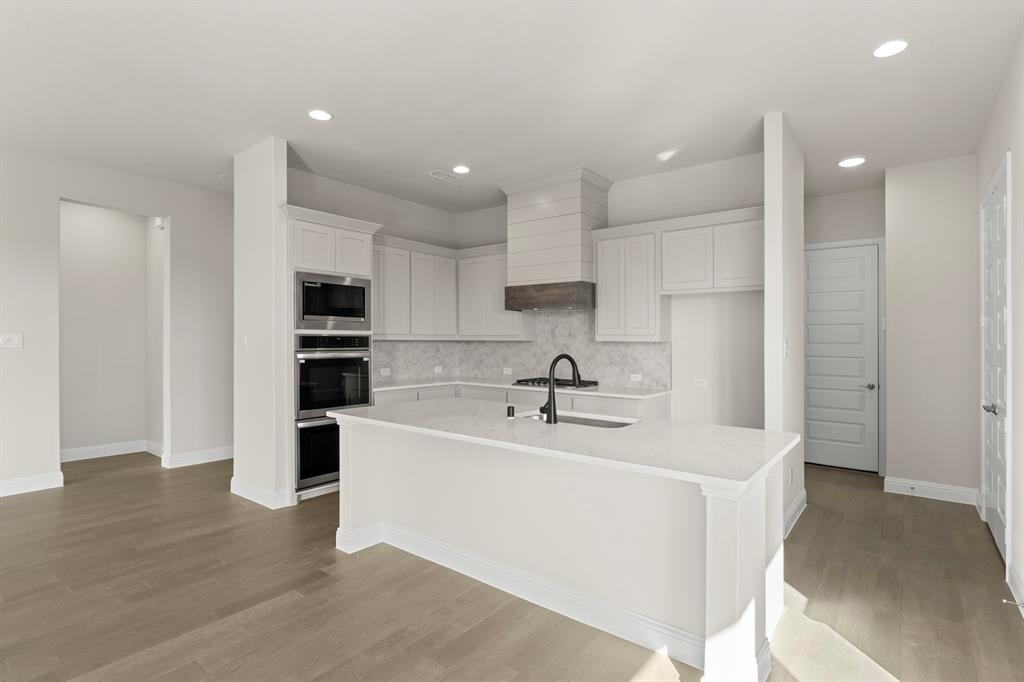 9_10. 3204 Agnew - Kitchen (2).jpg
