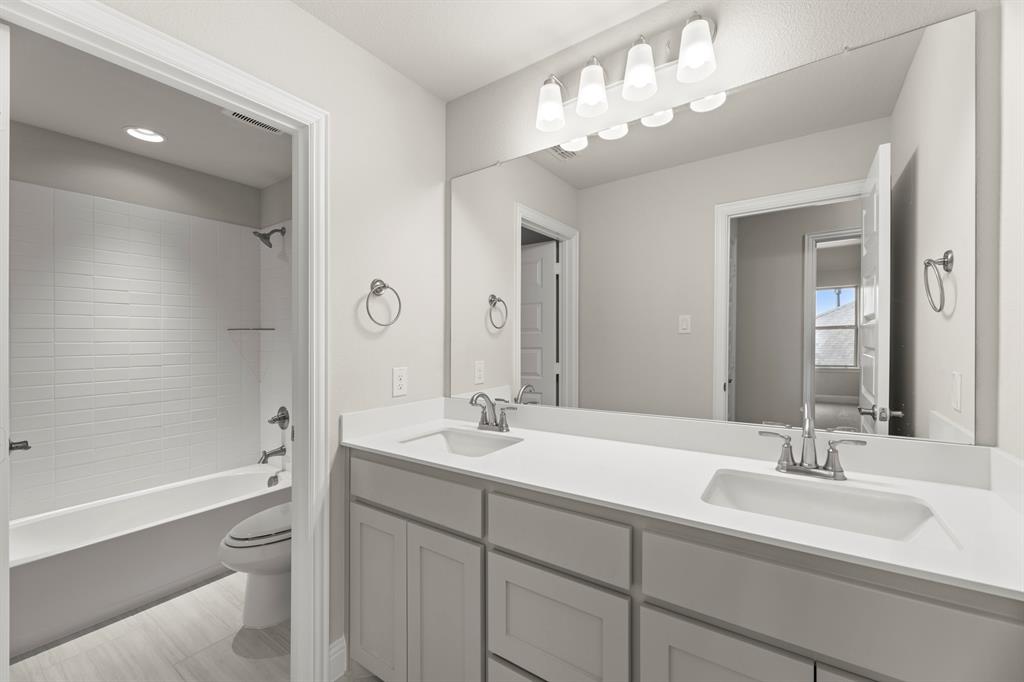 22_24. 1928 Wishon - 3RD Bath.jpg