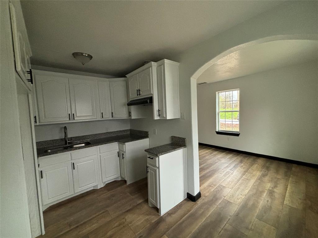 401 E Freeman Street, Ennis, TX 75119