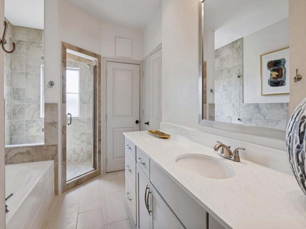 2nd primary bath & walk-in closet.