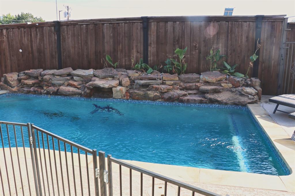 2400 Raintree Drive, Plano, TX 75074