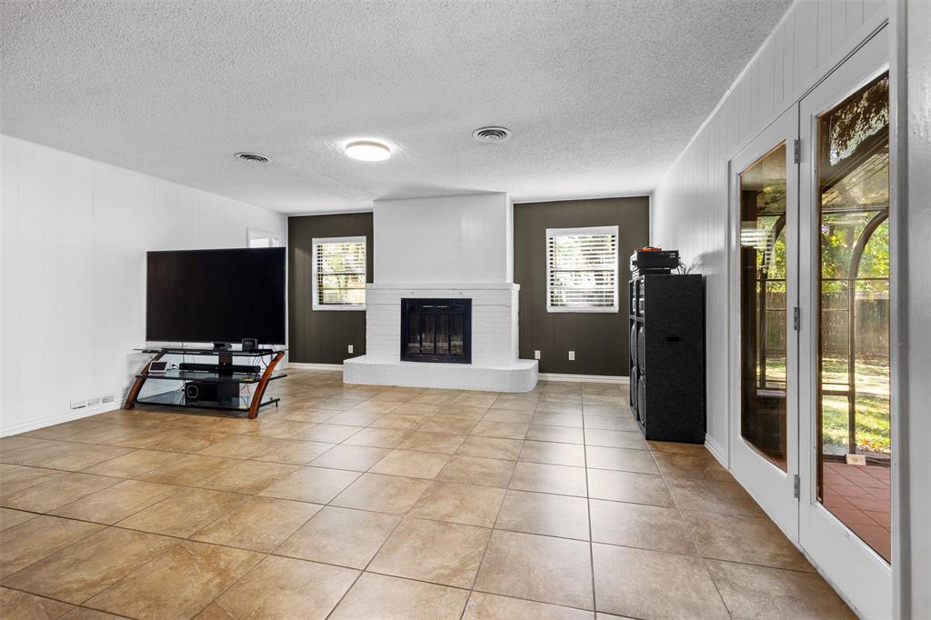 1826 Cunningham Street, Irving, TX 75062