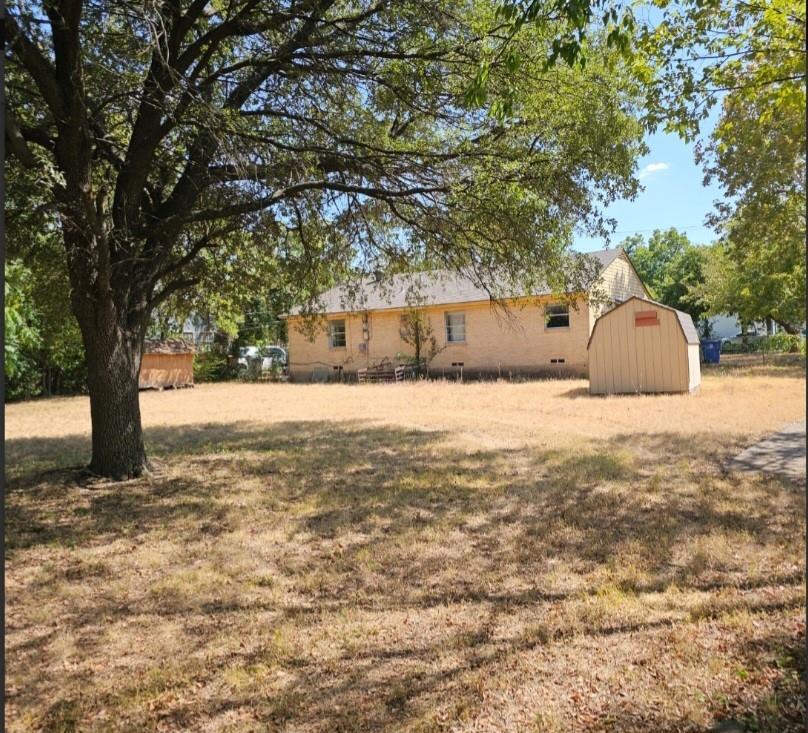 551 W Saner Avenue, Dallas, TX 75224