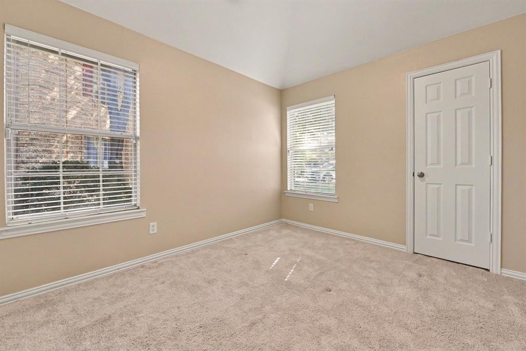 Guest bedroom
