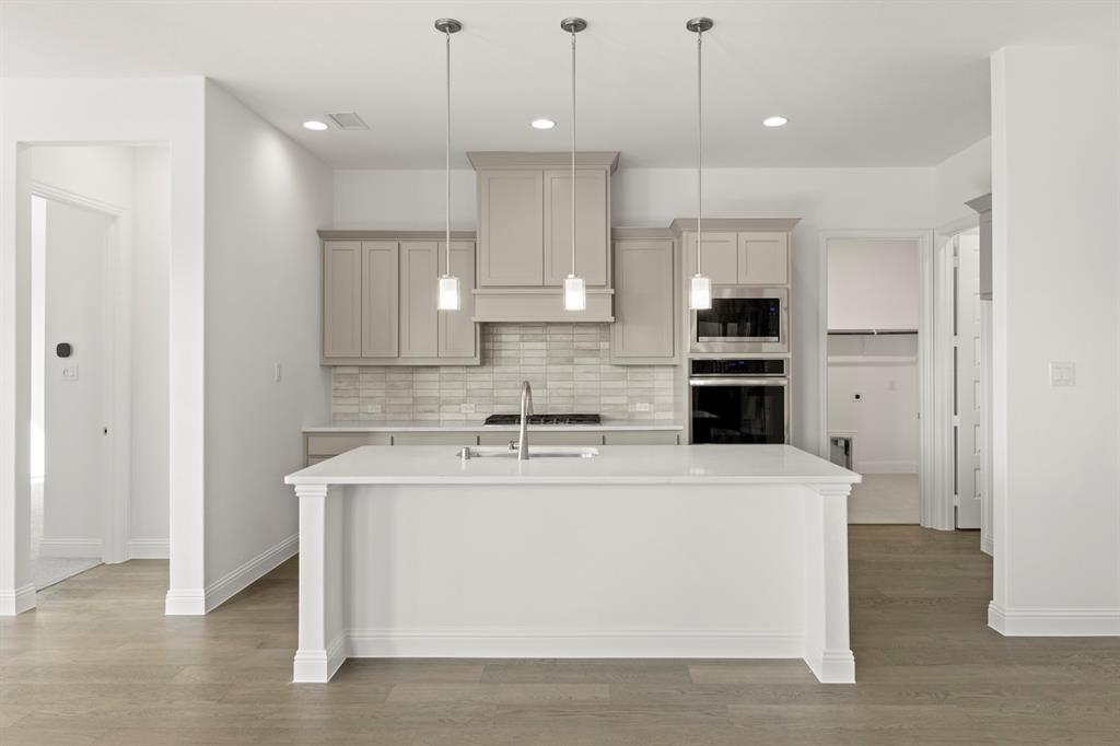 6_11. 3306 Agnew - Kitchen