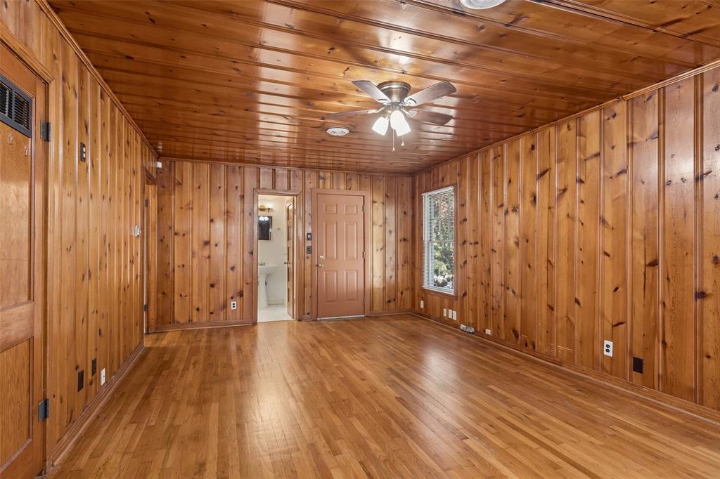 4286 S Cresthaven Road, Dallas, TX 75209