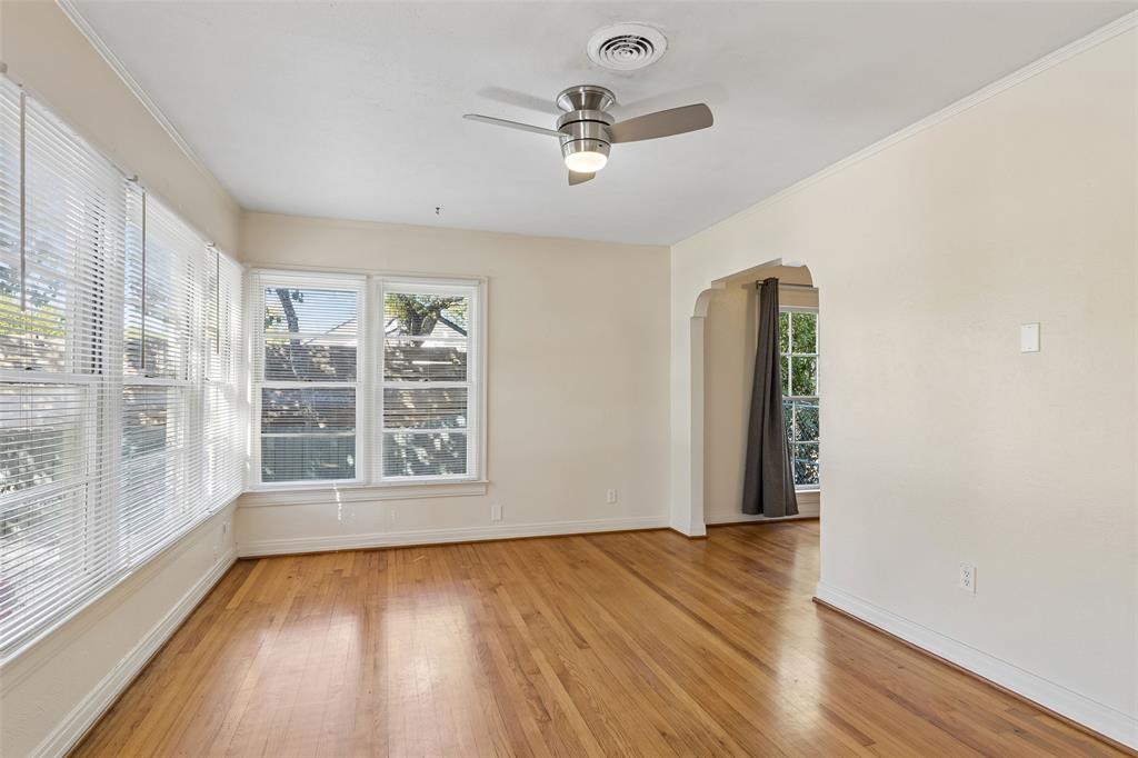 4286 S Cresthaven Road, Dallas, TX 75209