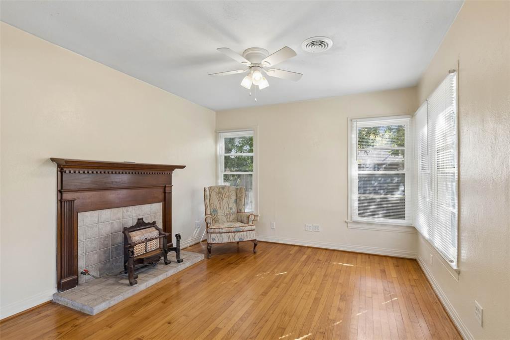 4286 S Cresthaven Road, Dallas, TX 75209
