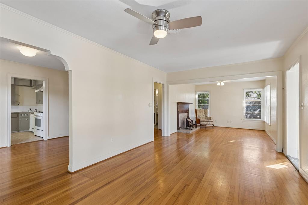 4286 S Cresthaven Road, Dallas, TX 75209