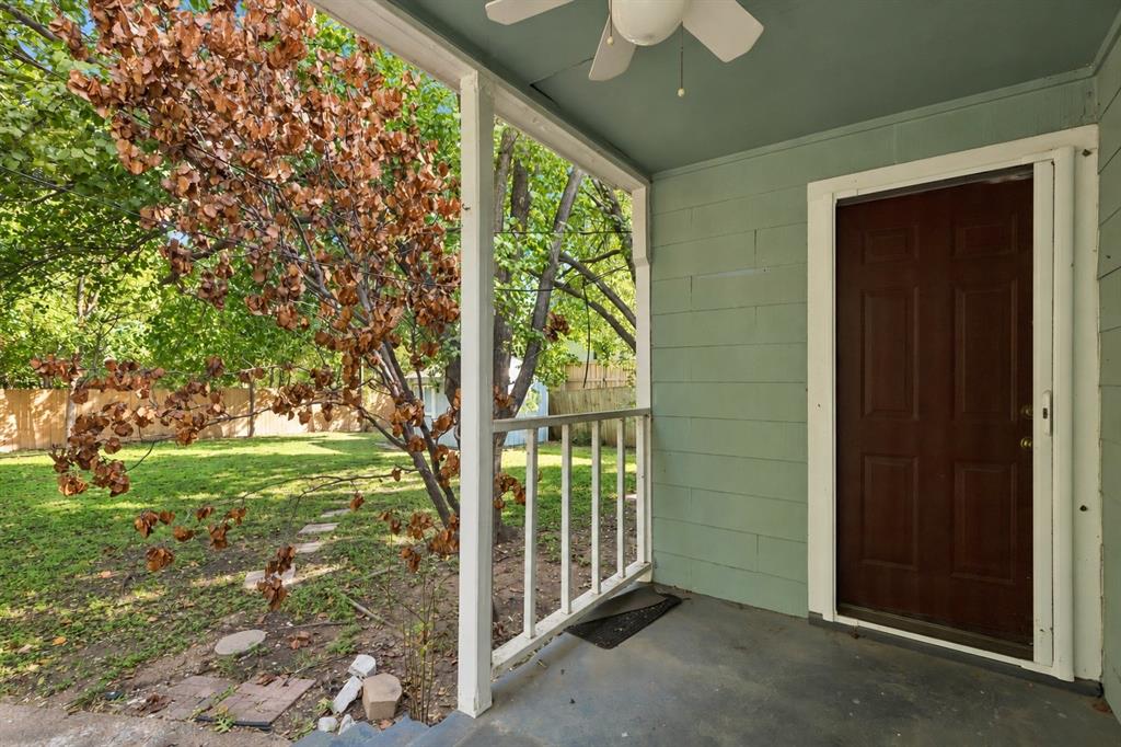 4286 S Cresthaven Road, Dallas, TX 75209