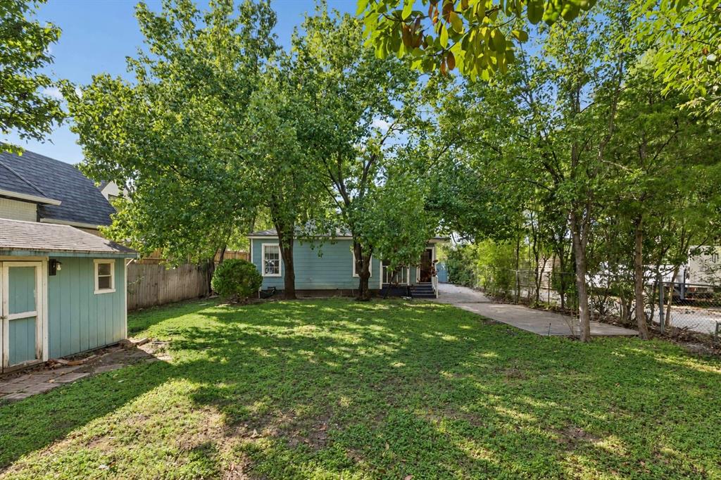 4286 S Cresthaven Road, Dallas, TX 75209
