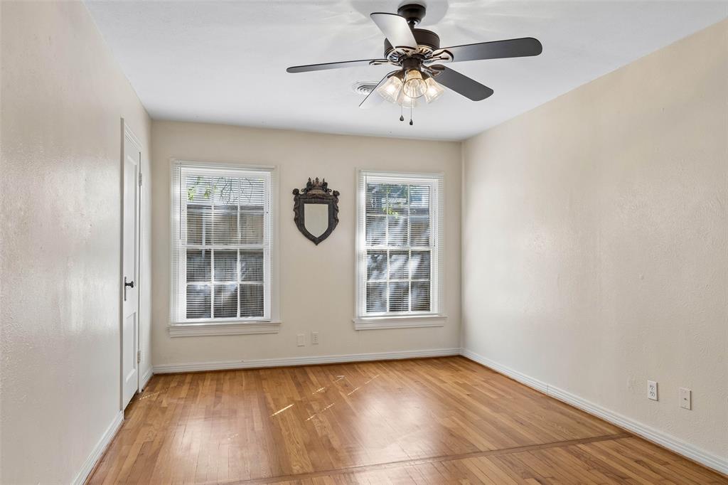 4286 S Cresthaven Road, Dallas, TX 75209