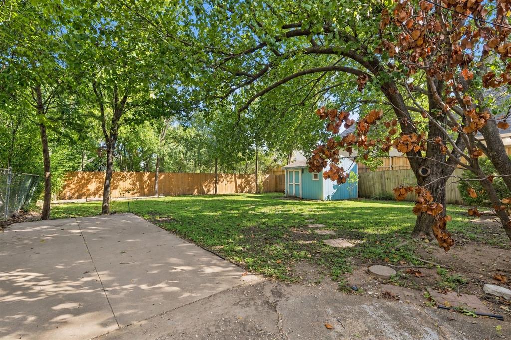 4286 S Cresthaven Road, Dallas, TX 75209