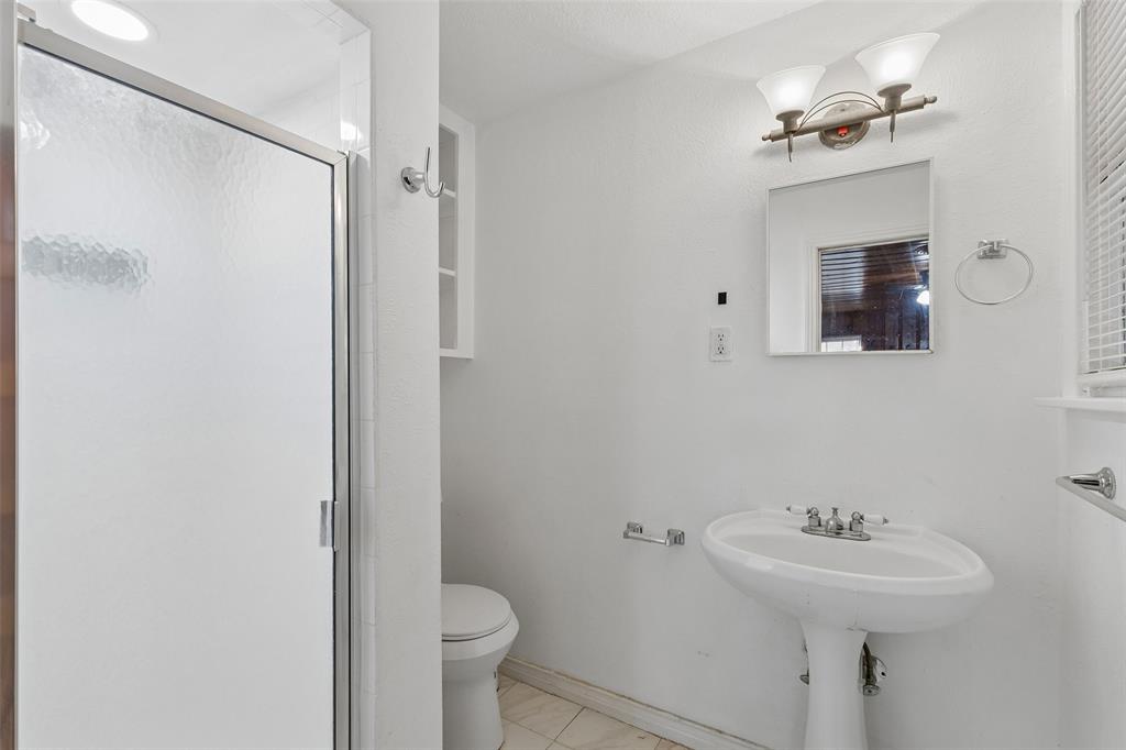 4286 S Cresthaven Road, Dallas, TX 75209