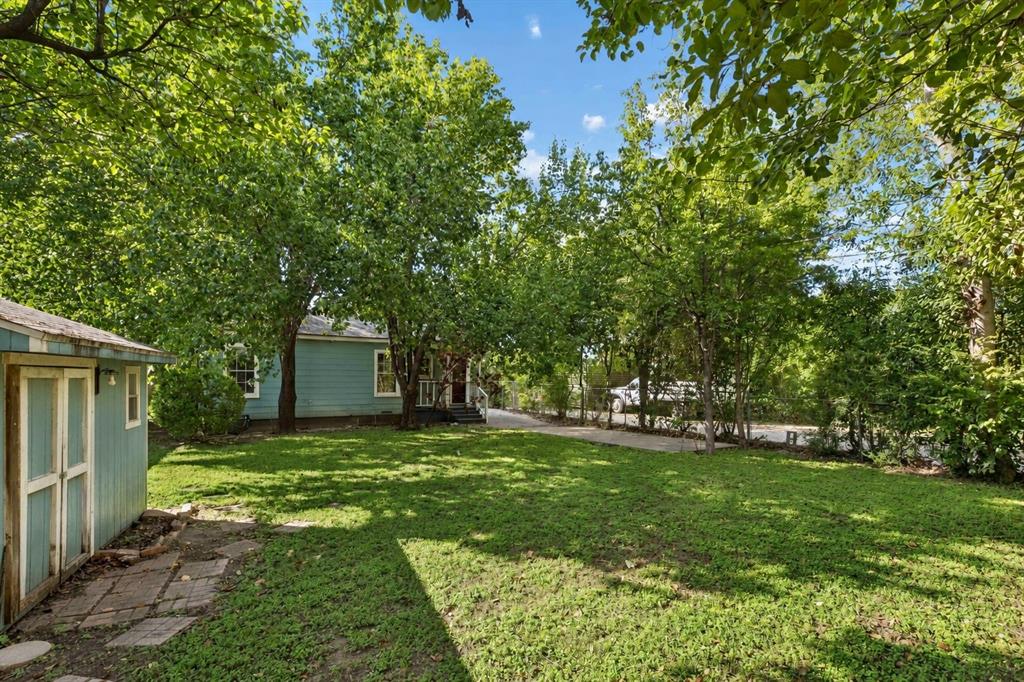 4286 S Cresthaven Road, Dallas, TX 75209