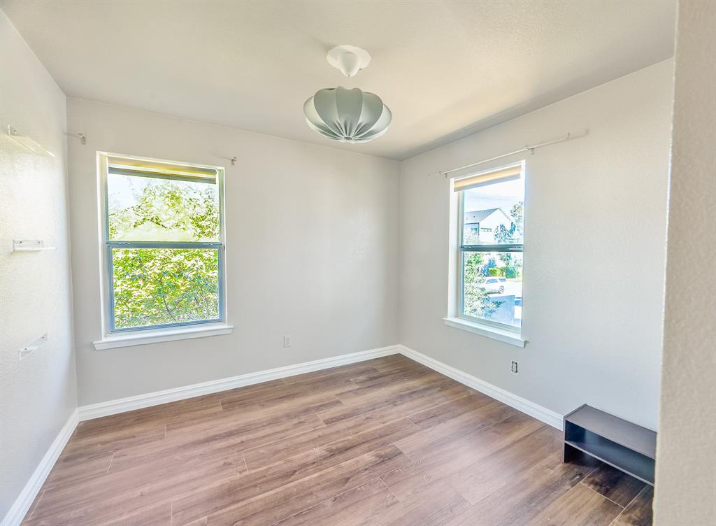1332 Grigsby Avenue, Dallas, TX 75204