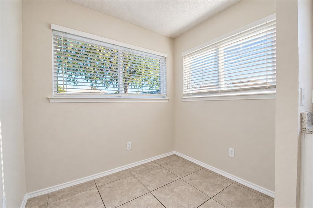 3018 Meadow Creek Court, Grand Prairie, TX 75052