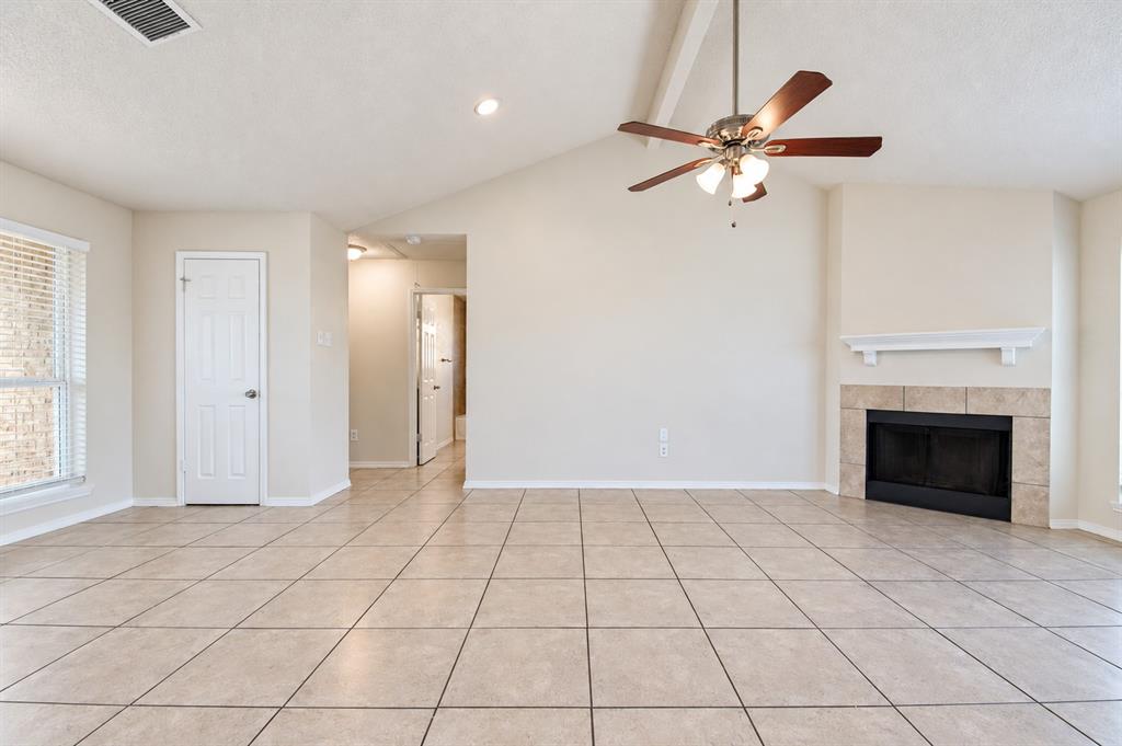 3018 Meadow Creek Court, Grand Prairie, TX 75052