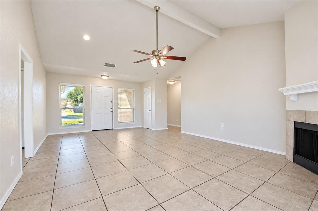 3018 Meadow Creek Court, Grand Prairie, TX 75052