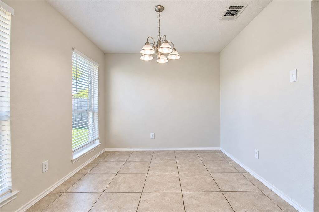 3018 Meadow Creek Court, Grand Prairie, TX 75052