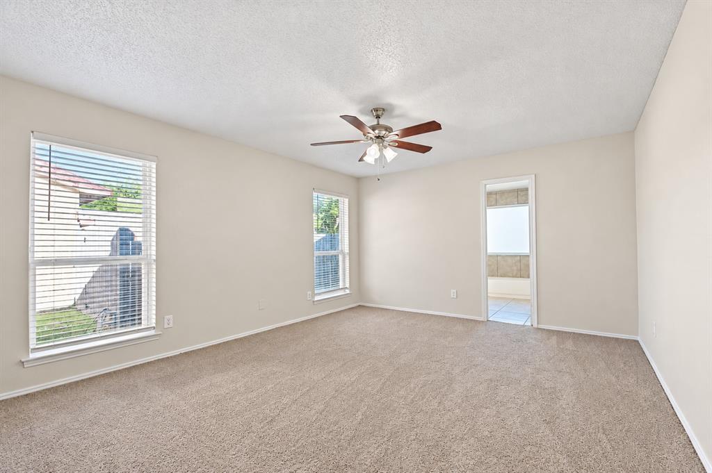 3018 Meadow Creek Court, Grand Prairie, TX 75052