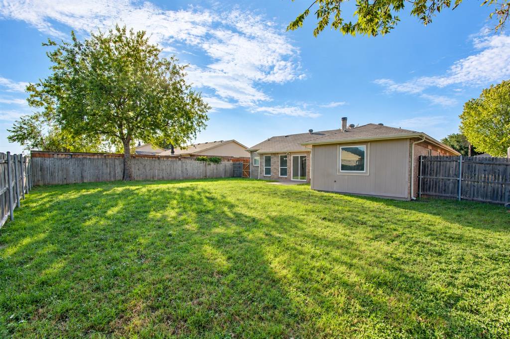 3018 Meadow Creek Court, Grand Prairie, TX 75052