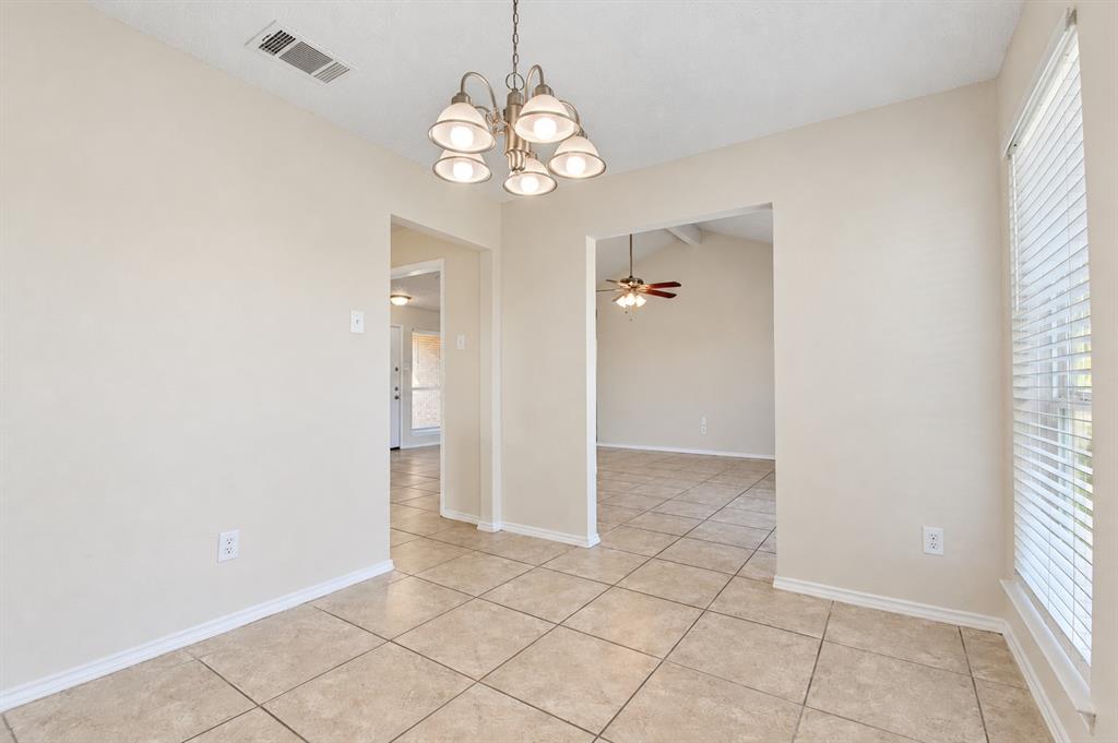 3018 Meadow Creek Court, Grand Prairie, TX 75052