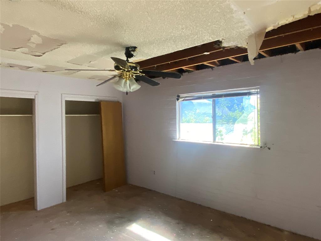 308 Valleyglen Drive, DeSoto, TX 75115