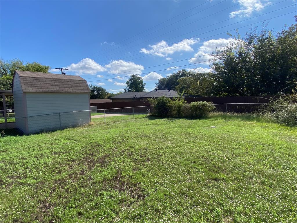 308 Valleyglen Drive, DeSoto, TX 75115