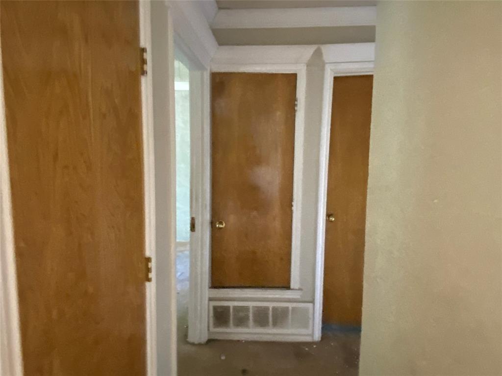 308 Valleyglen Drive, DeSoto, TX 75115