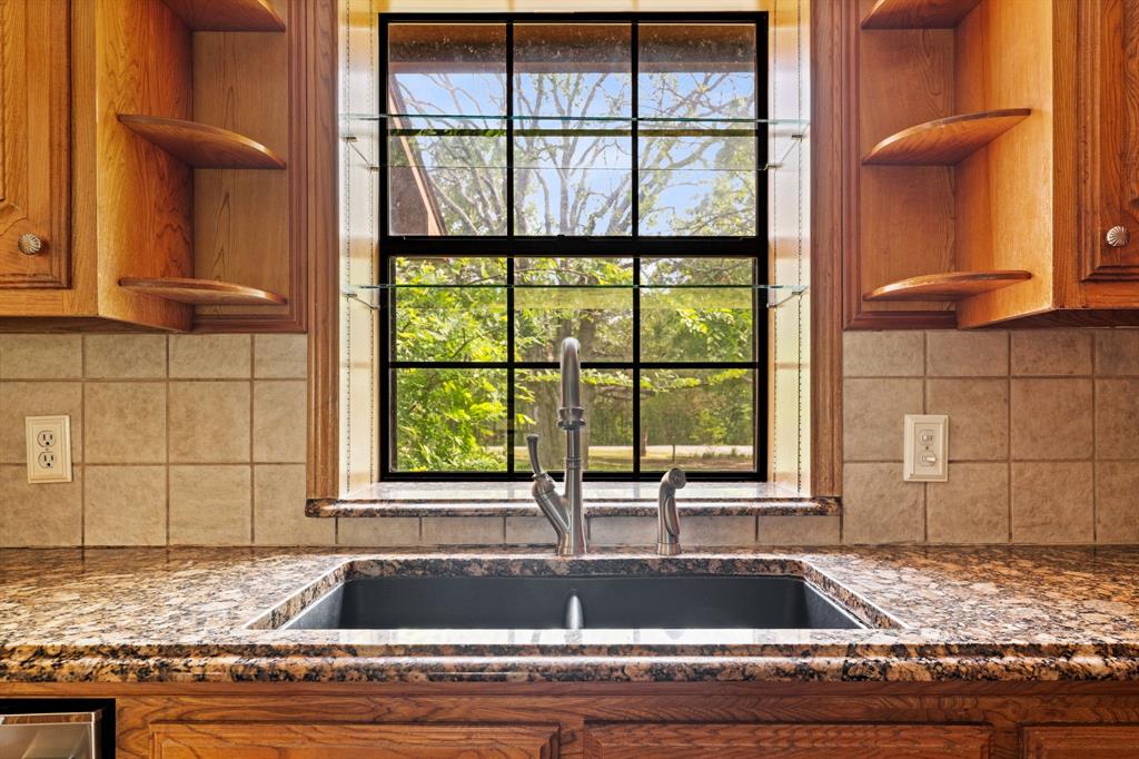 1604 Hollow Way Lane, Quinlan, TX 75474