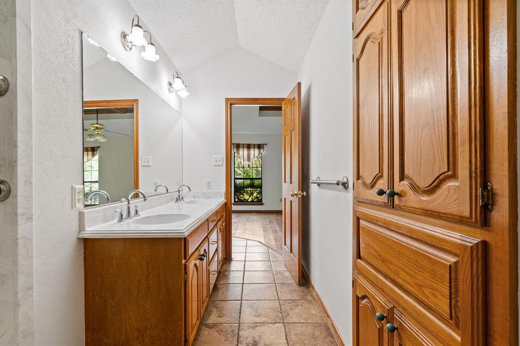 1604 Hollow Way Lane, Quinlan, TX 75474