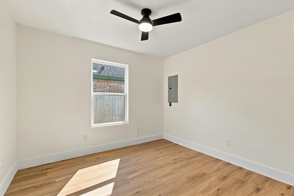 Secondary bedroom