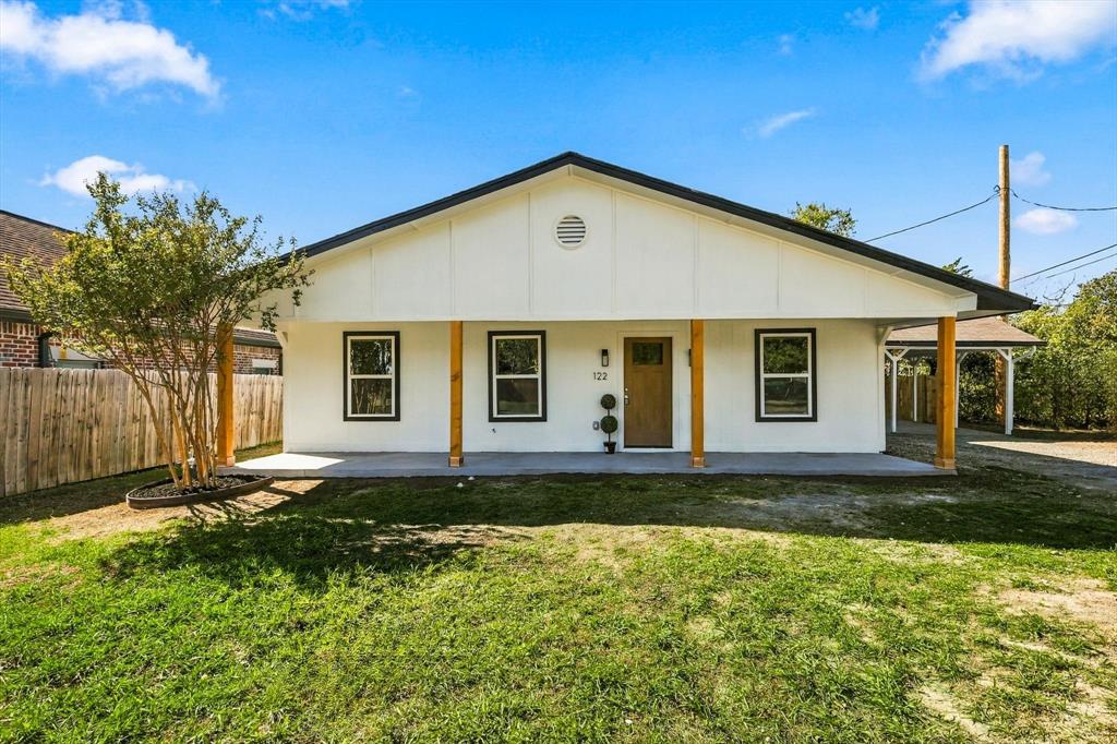 Cute 3 bedroom home in the heart of Princeton.