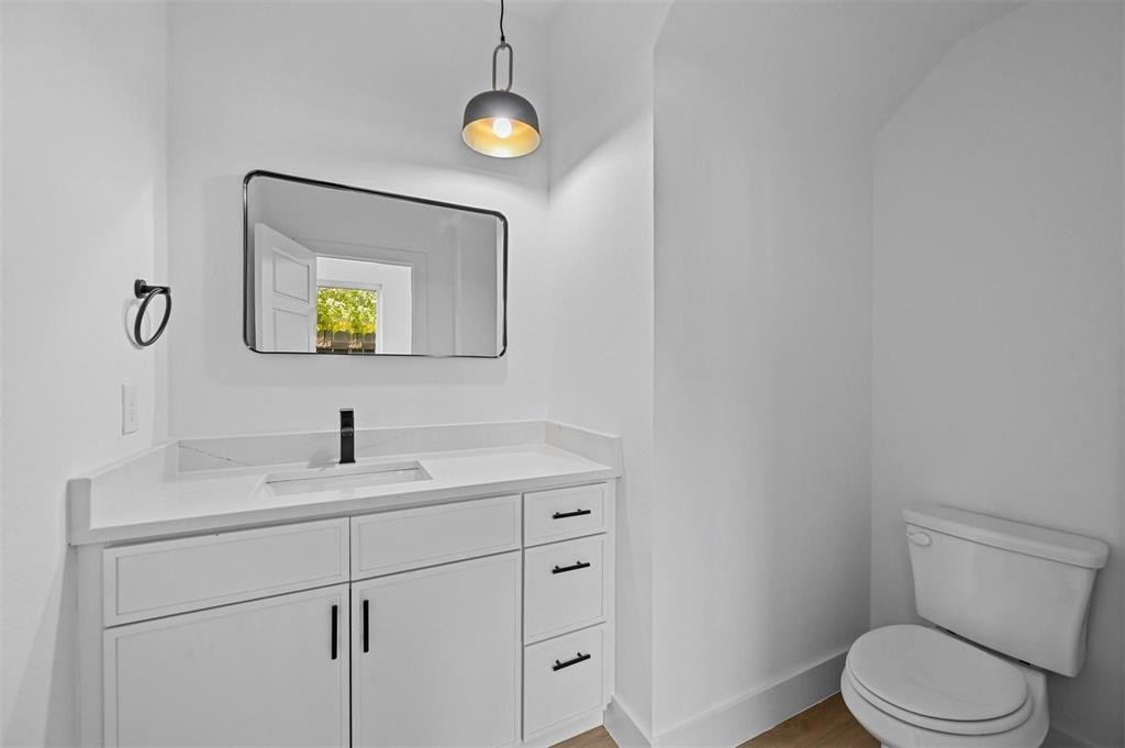 Guest Bath 1st Floor