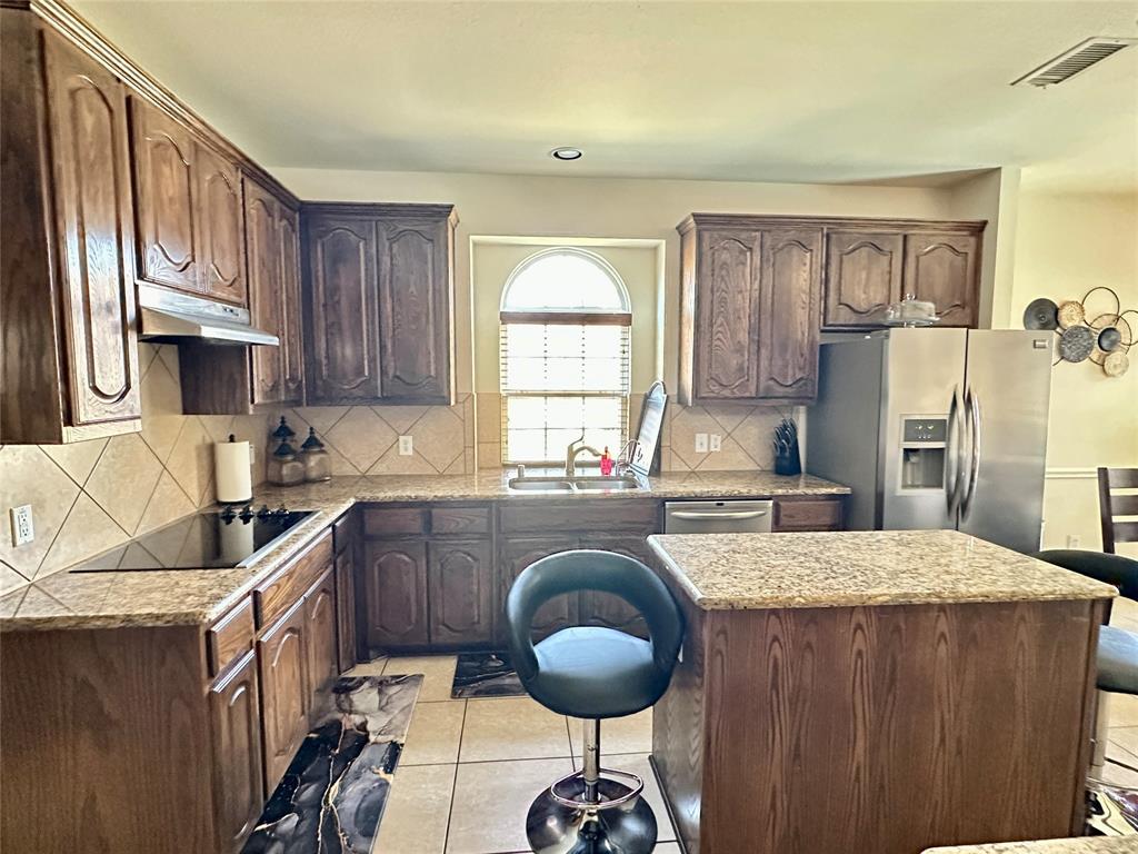 715 Clement Drive, Cedar Hill, TX 75104