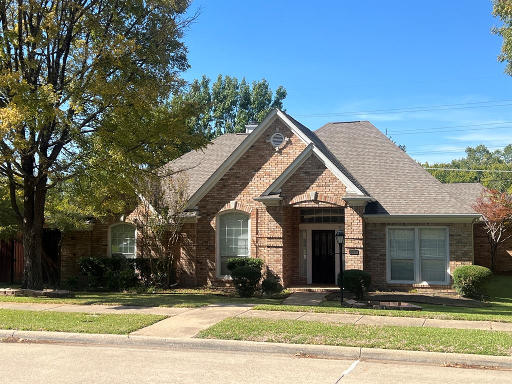 Welcome to 6613 Lynch Lane!